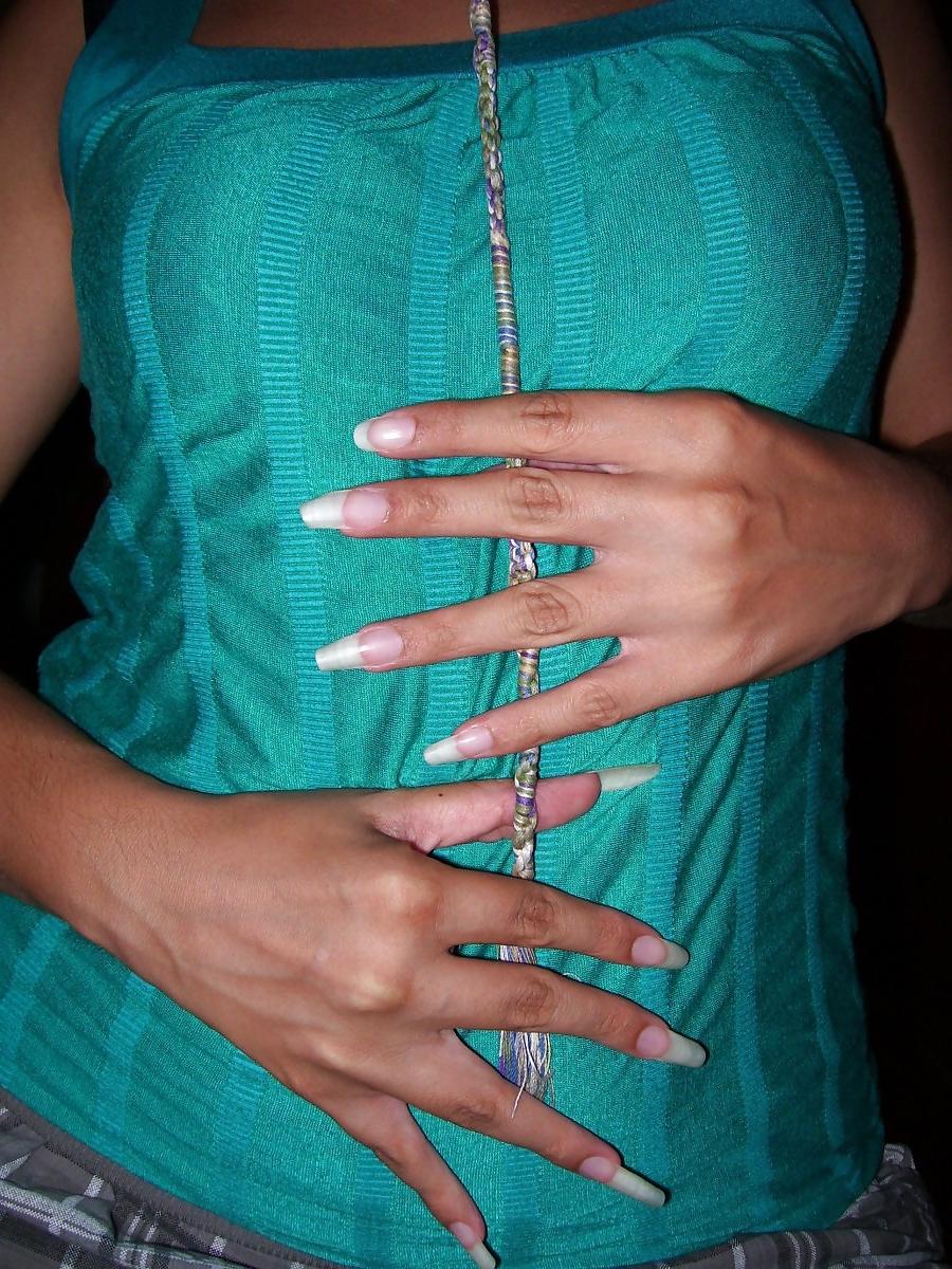 25P Zoccole con unghie lunghe. Long Nails