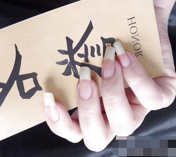 25P Zoccole con unghie lunghe. Long Nails