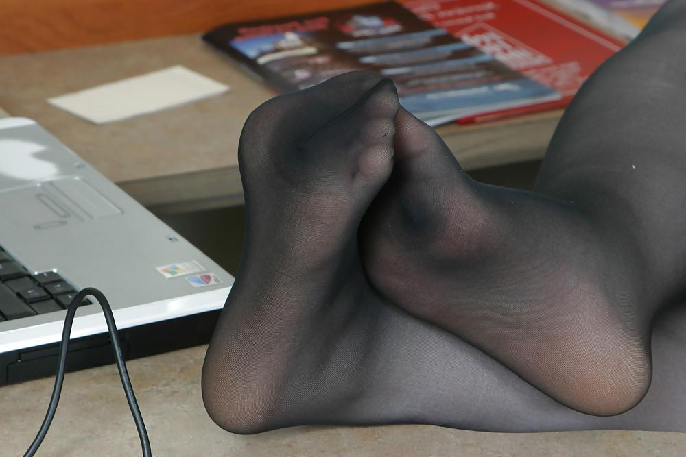 25P Kaylee in Black Pantyhose