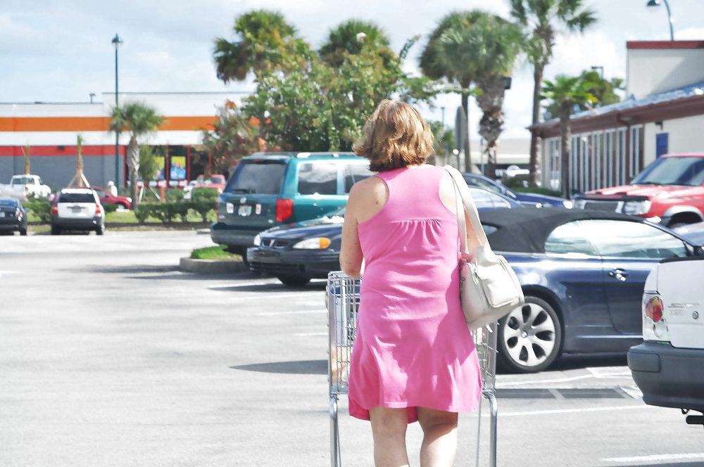 4P Short Hair MILF in Sundress
