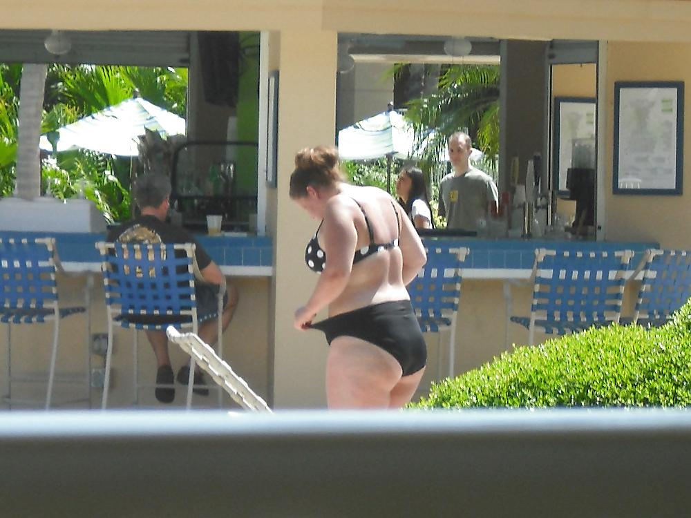 10P Candid Poolside BBW 1