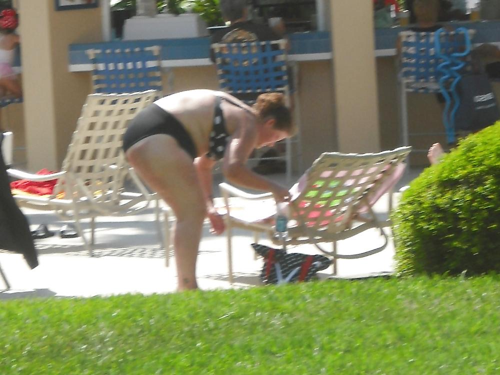 10P Candid Poolside BBW 1