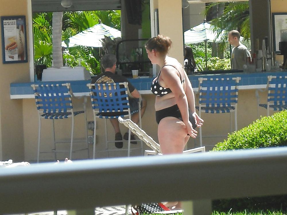 10P Candid Poolside BBW 1