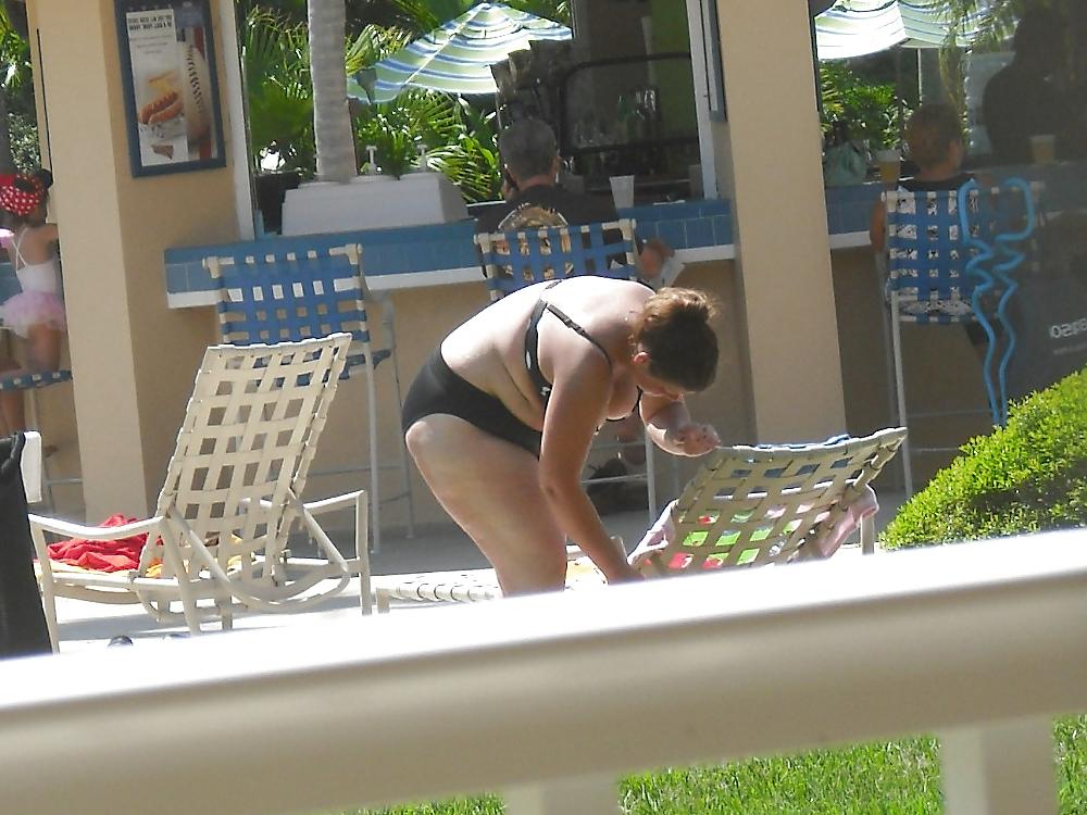 10P Candid Poolside BBW 1