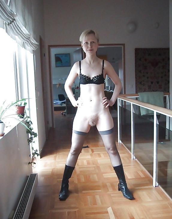 17P Singl Milfs at Home -11-