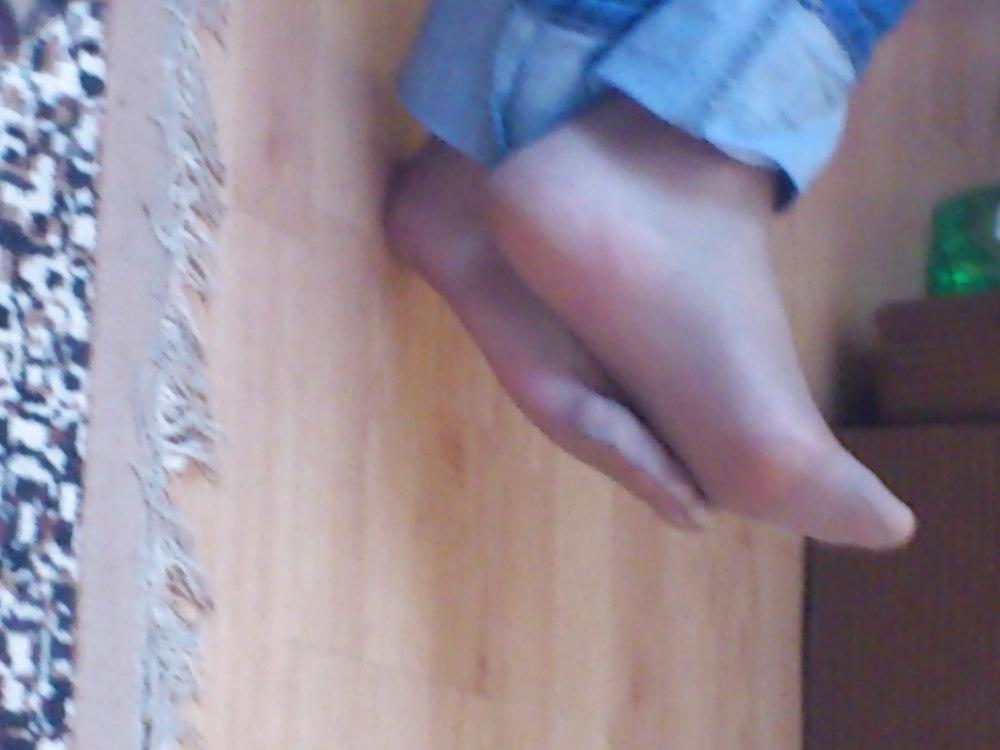 6P Feet Neighbour