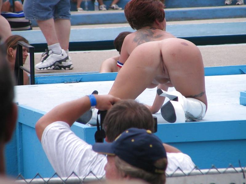 20P Party public nudity