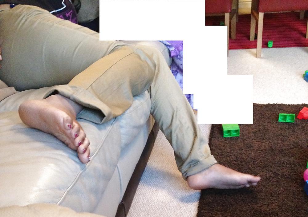 11P Indian girl lickable feet