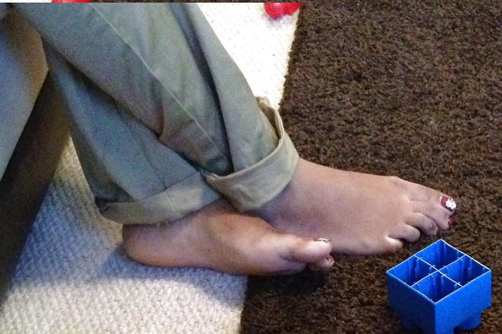 11P Indian girl lickable feet