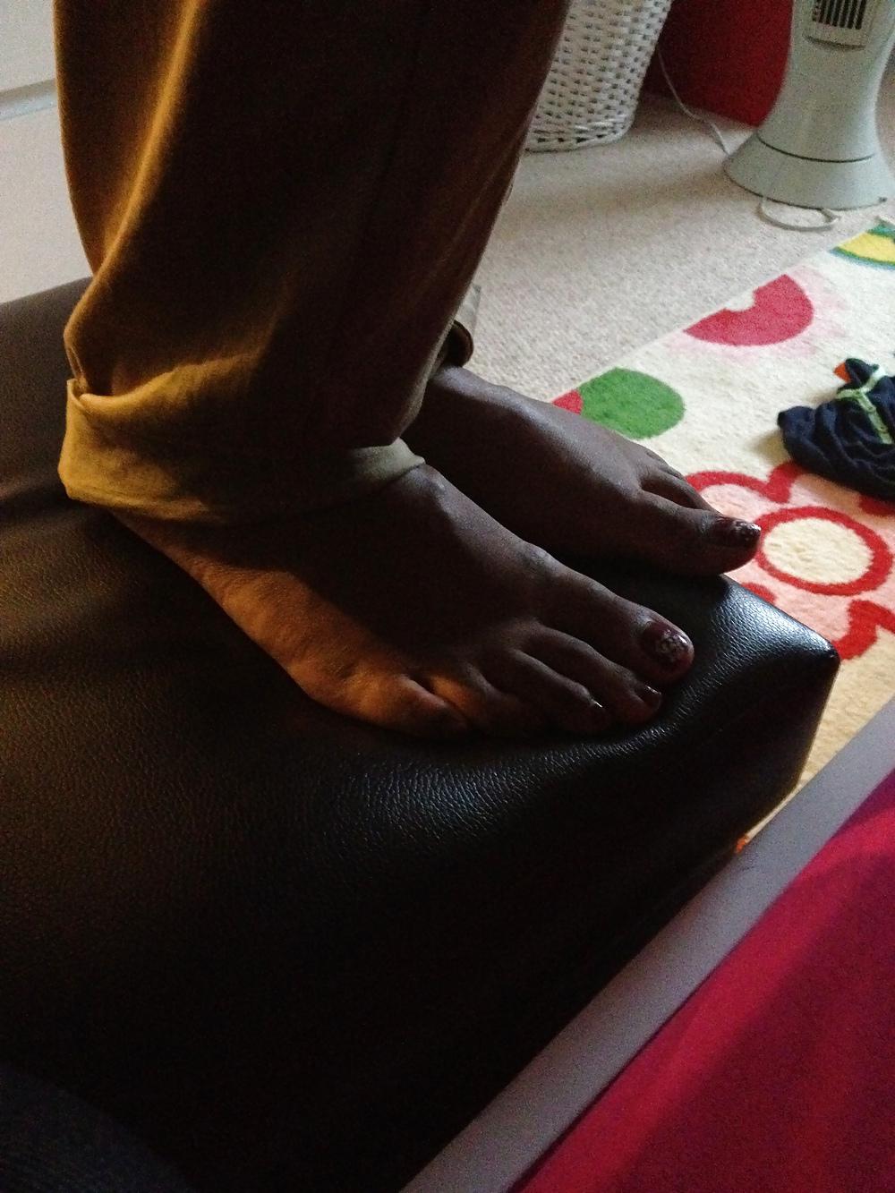 11P Indian girl lickable feet