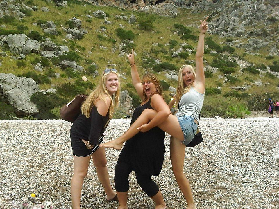 12P How do you fuck Dutch mom and her girls