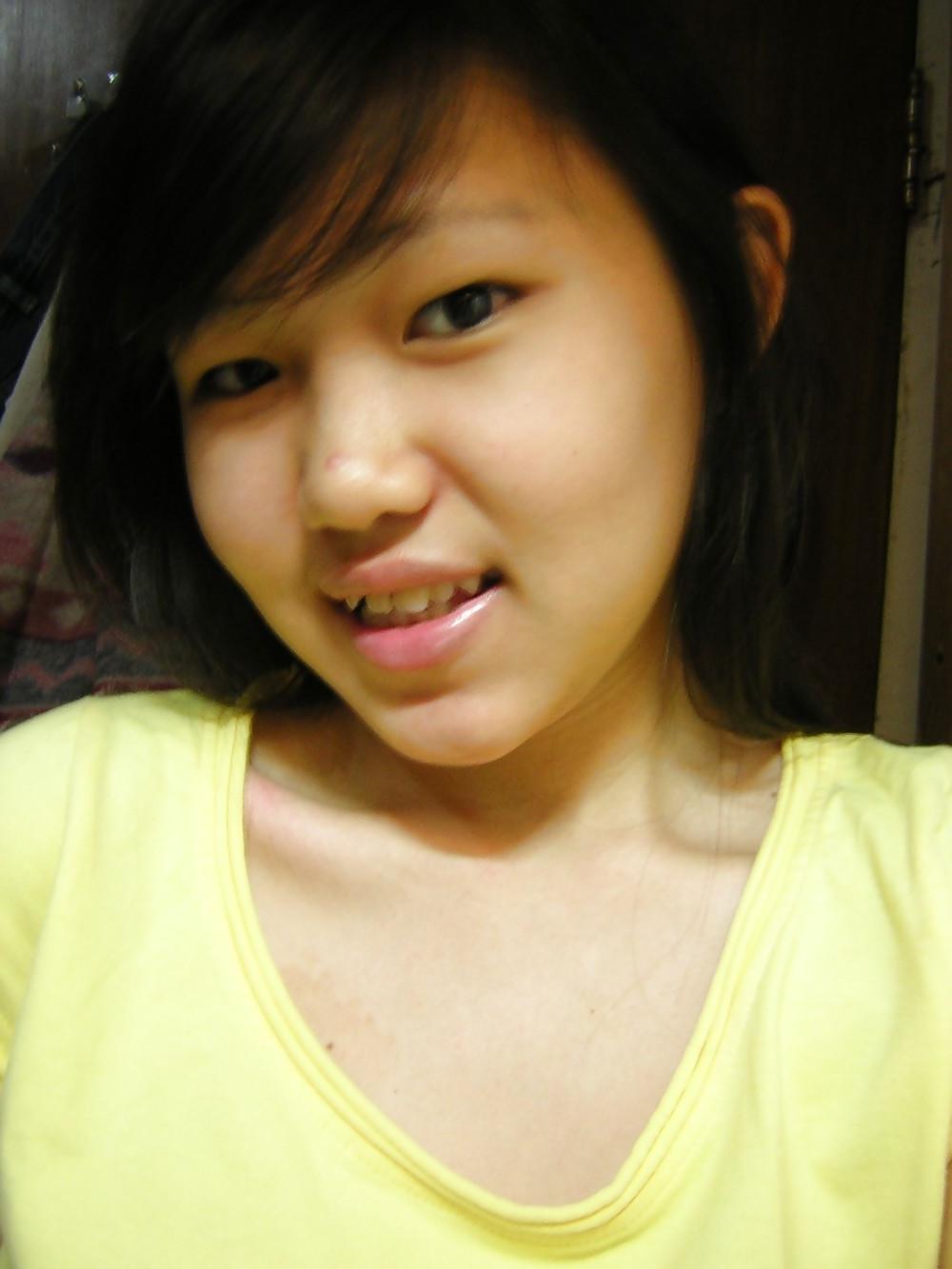 18P Indonesia Girl Panxxx Sxxter Part 2 at Home