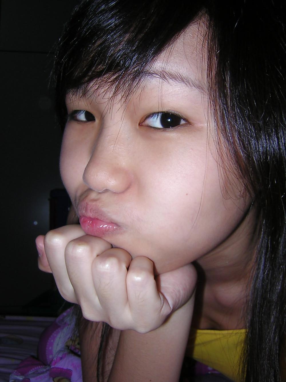 18P Indonesia Girl Panxxx Sxxter Part 2 at Home