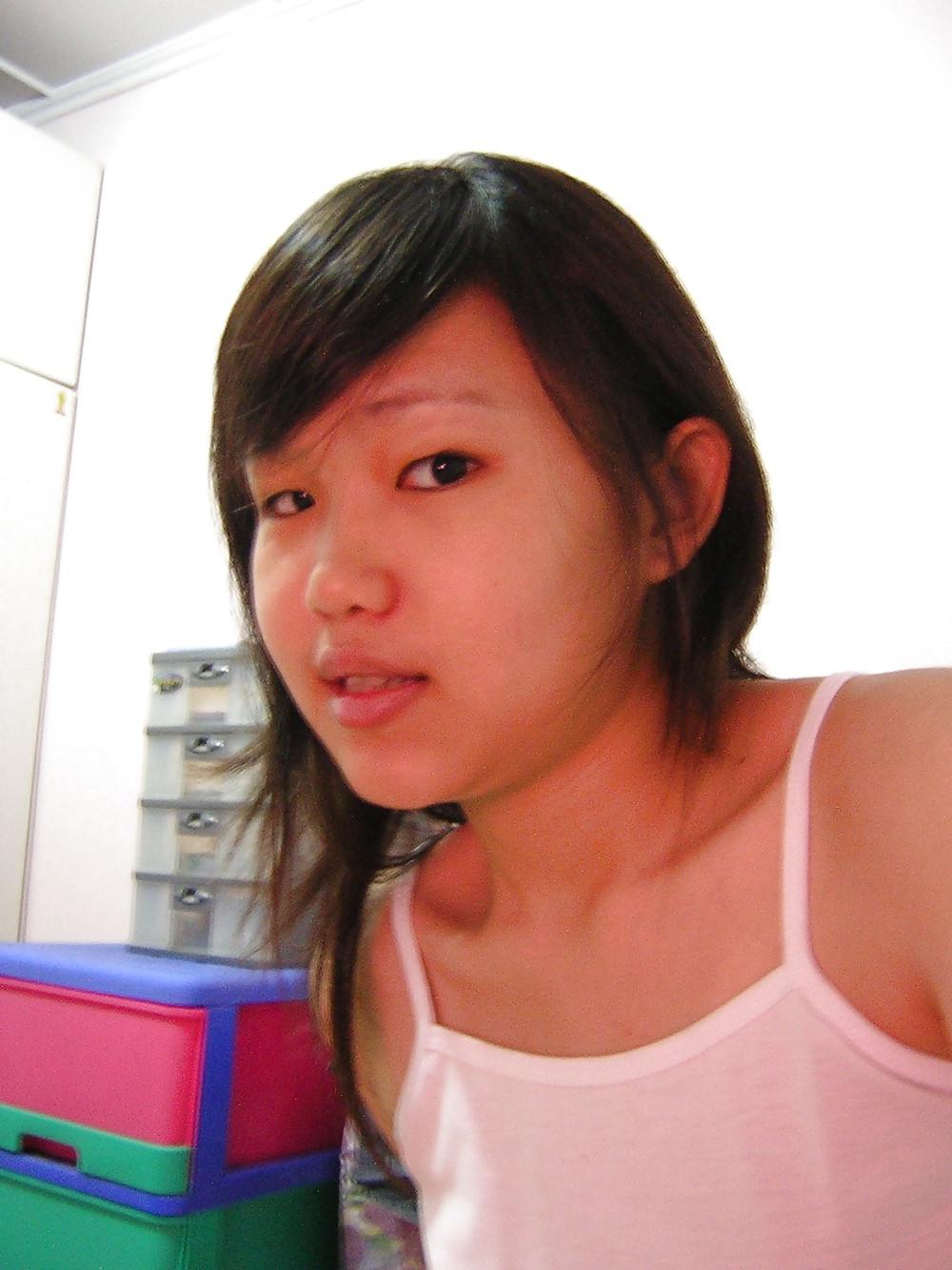 18P Indonesia Girl Panxxx Sxxter Part 2 at Home