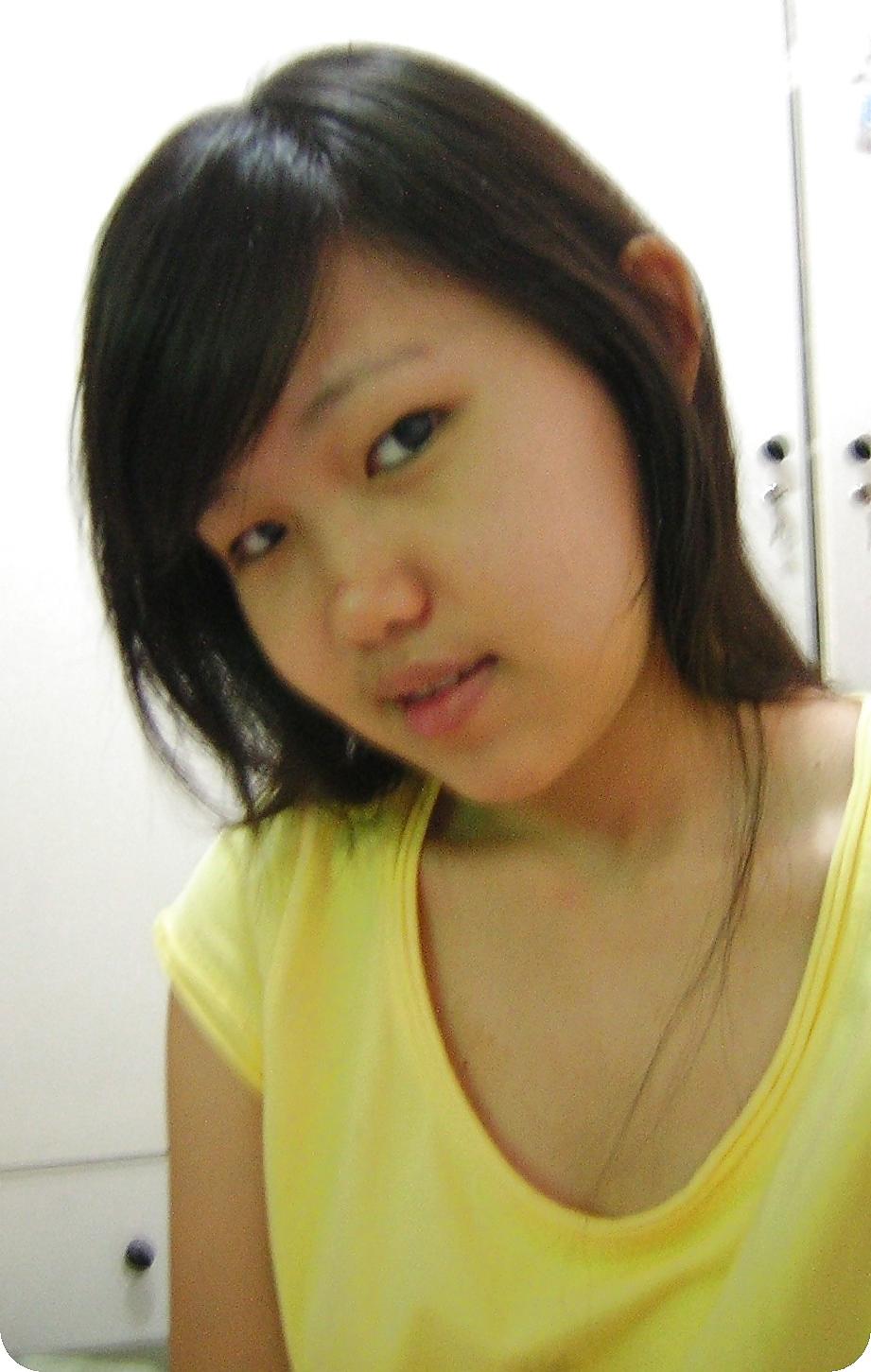 18P Indonesia Girl Panxxx Sxxter Part 2 at Home
