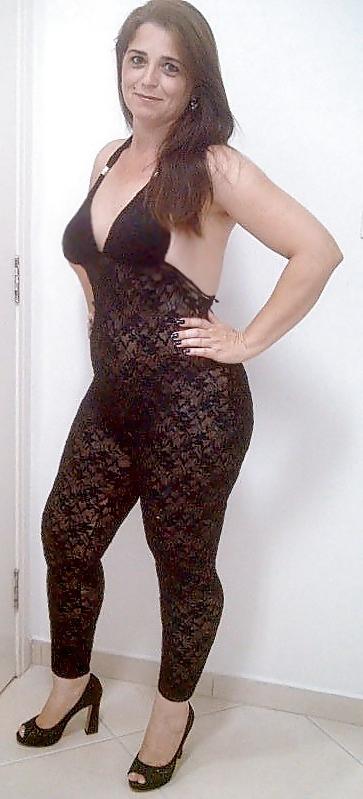 11P My Curvy Wife showing her soft juicy body