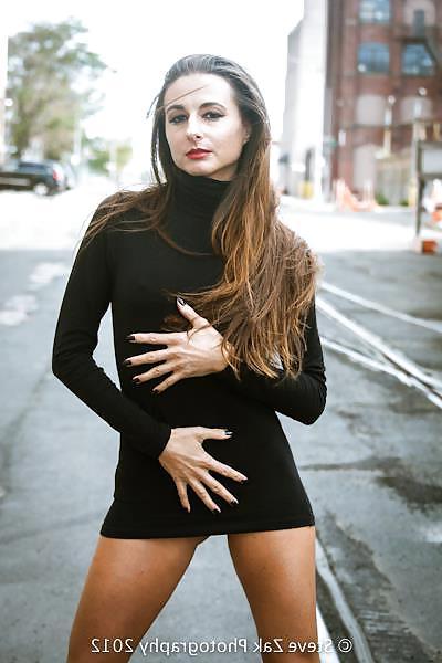 7P Mistress adrienne NYC FEET AND ASS