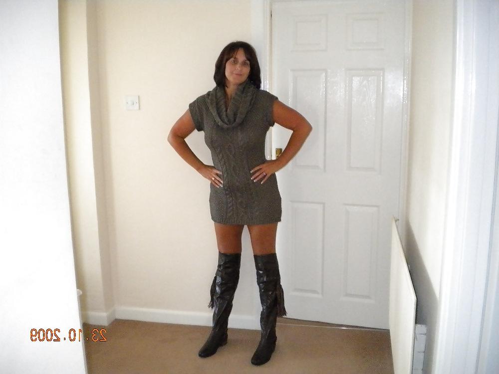 17P Tania posing at home