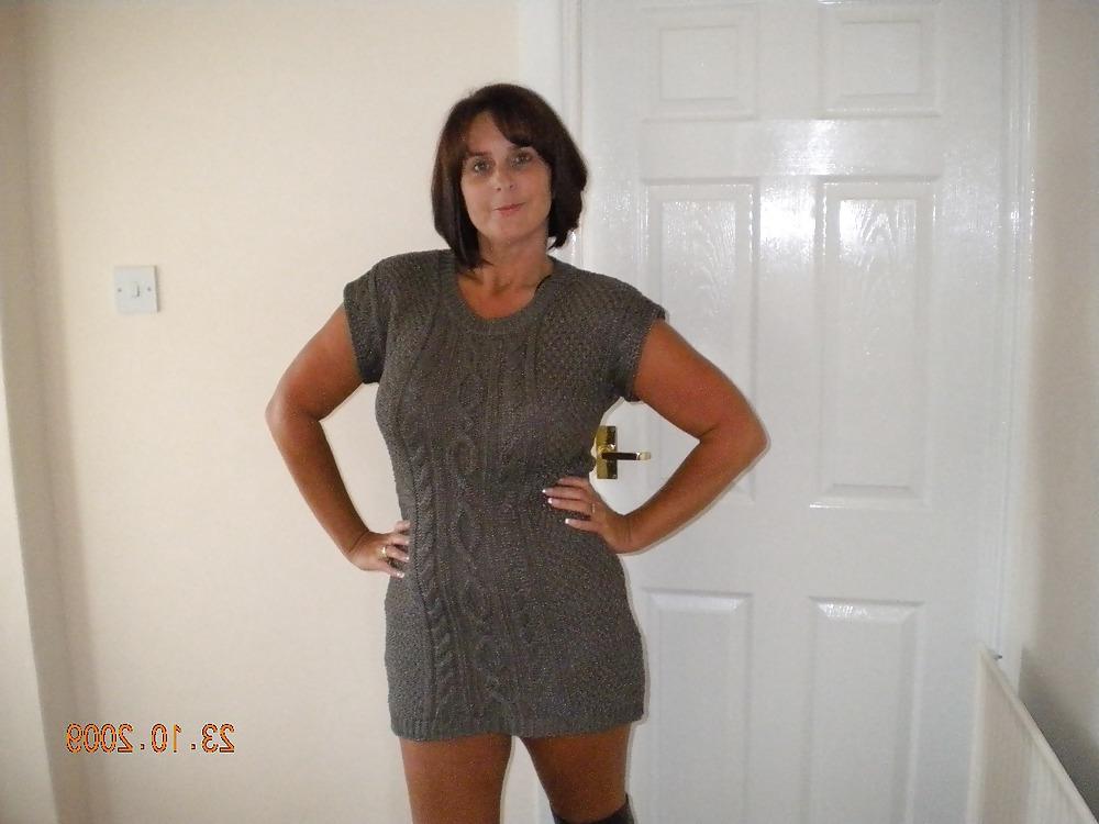 17P Tania posing at home