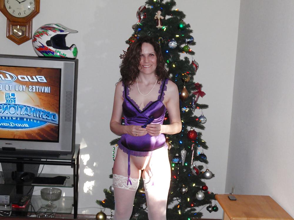 25P OohlalaXXX Holiday Tree Orgasms Part 1