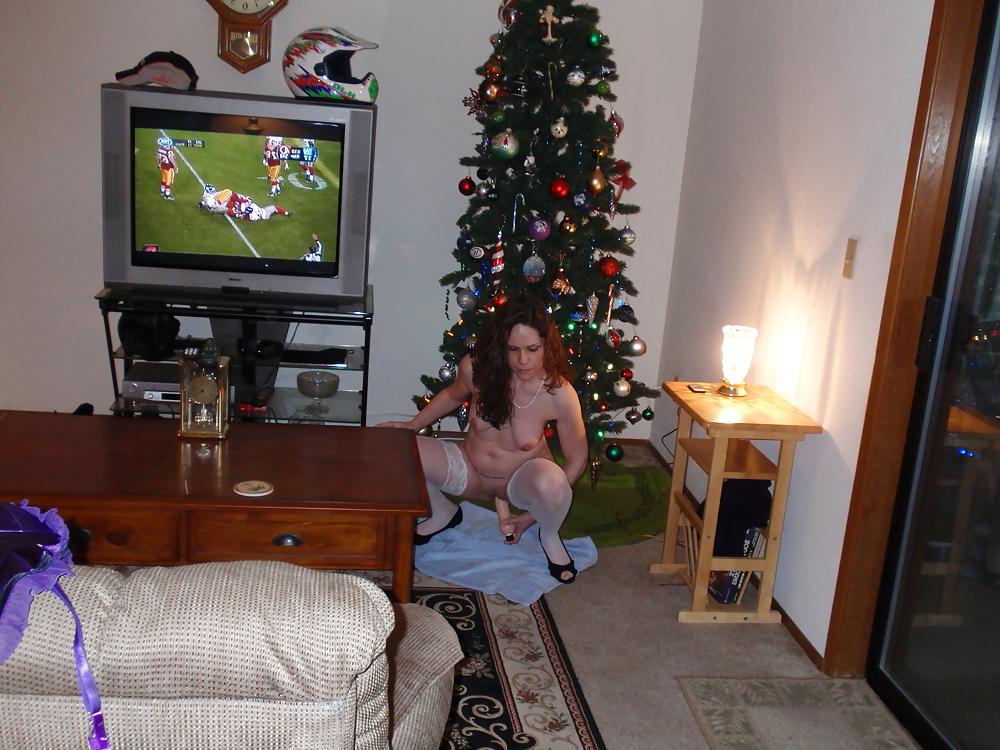 25P OohlalaXXX Holiday Tree Orgasms Part 2