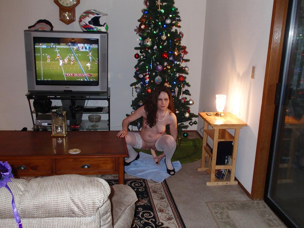 25P OohlalaXXX Holiday Tree Orgasms Part 2