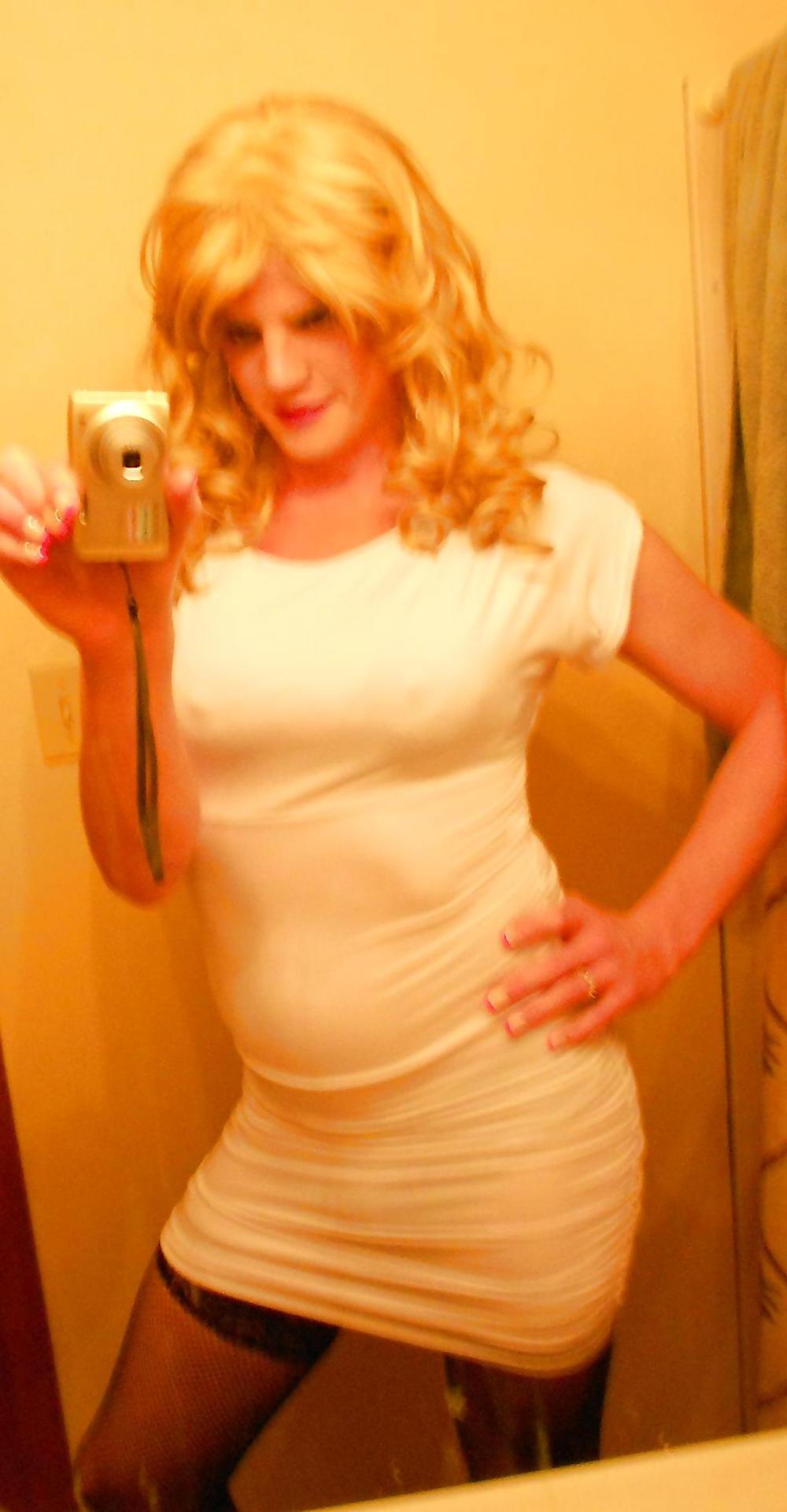 25P White Dress and Striptease Sissy Vanessa