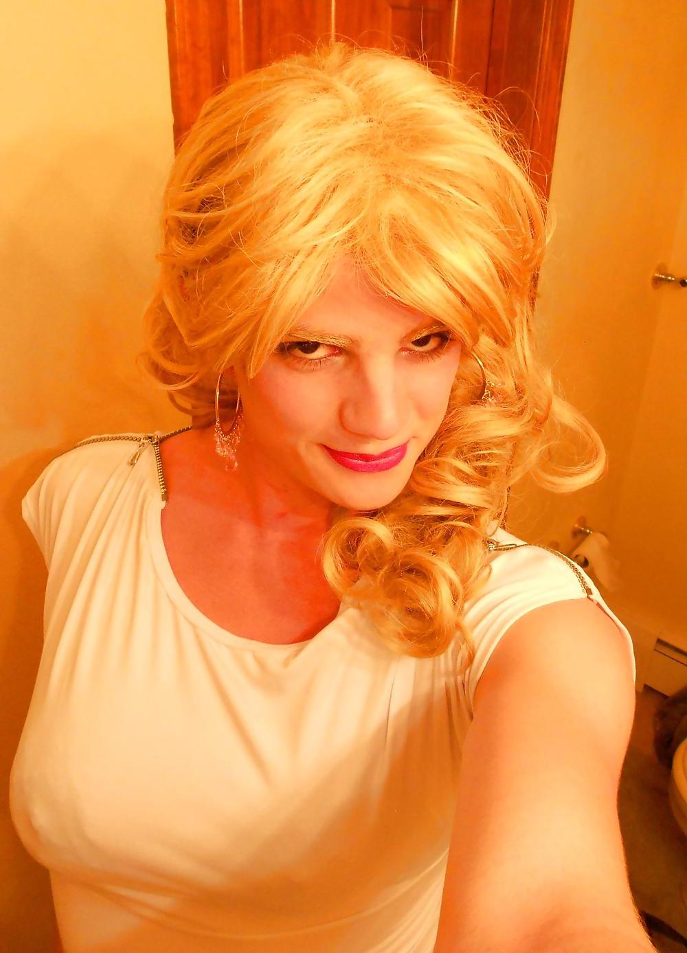 25P White Dress and Striptease Sissy Vanessa
