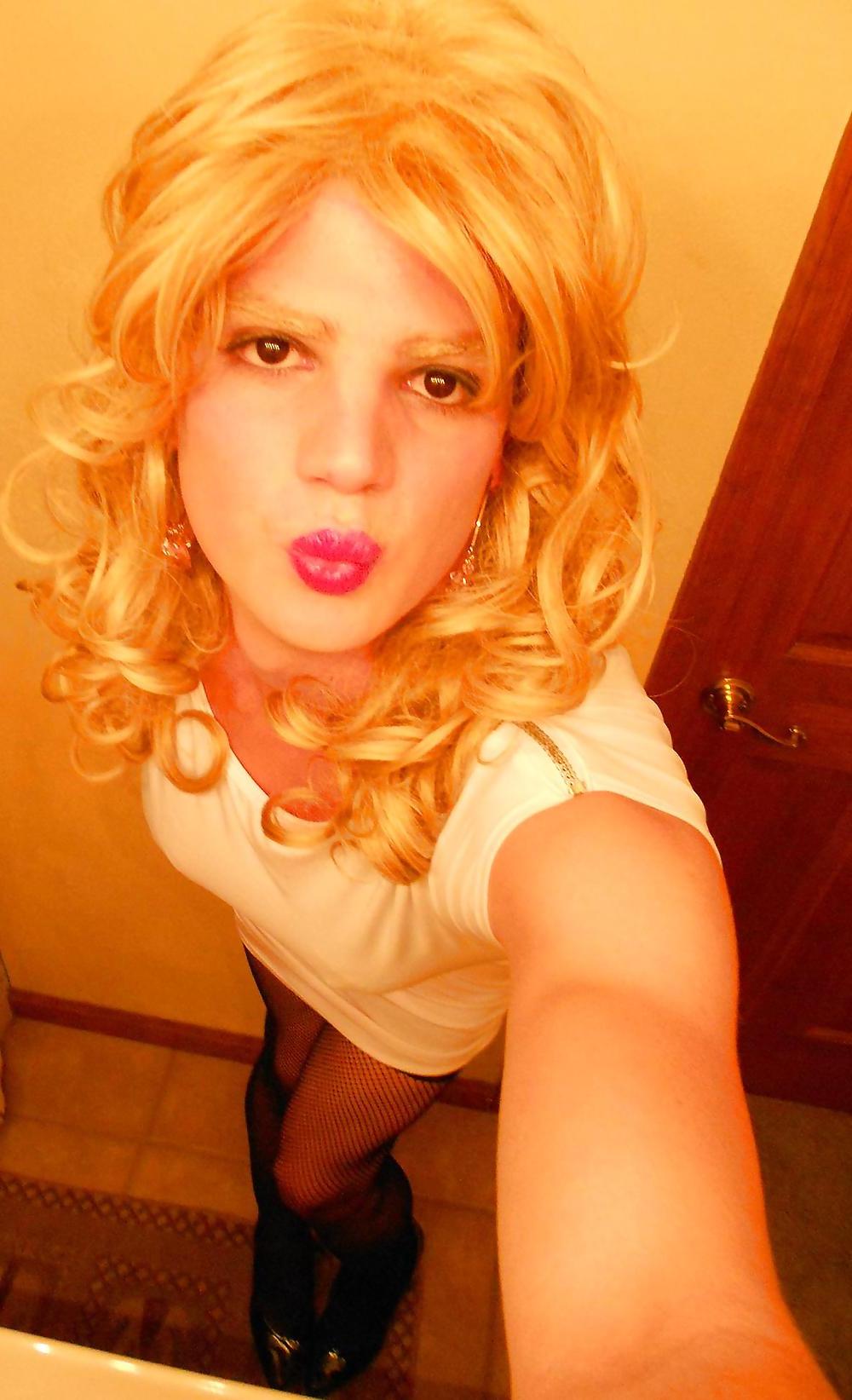 25P White Dress and Striptease Sissy Vanessa
