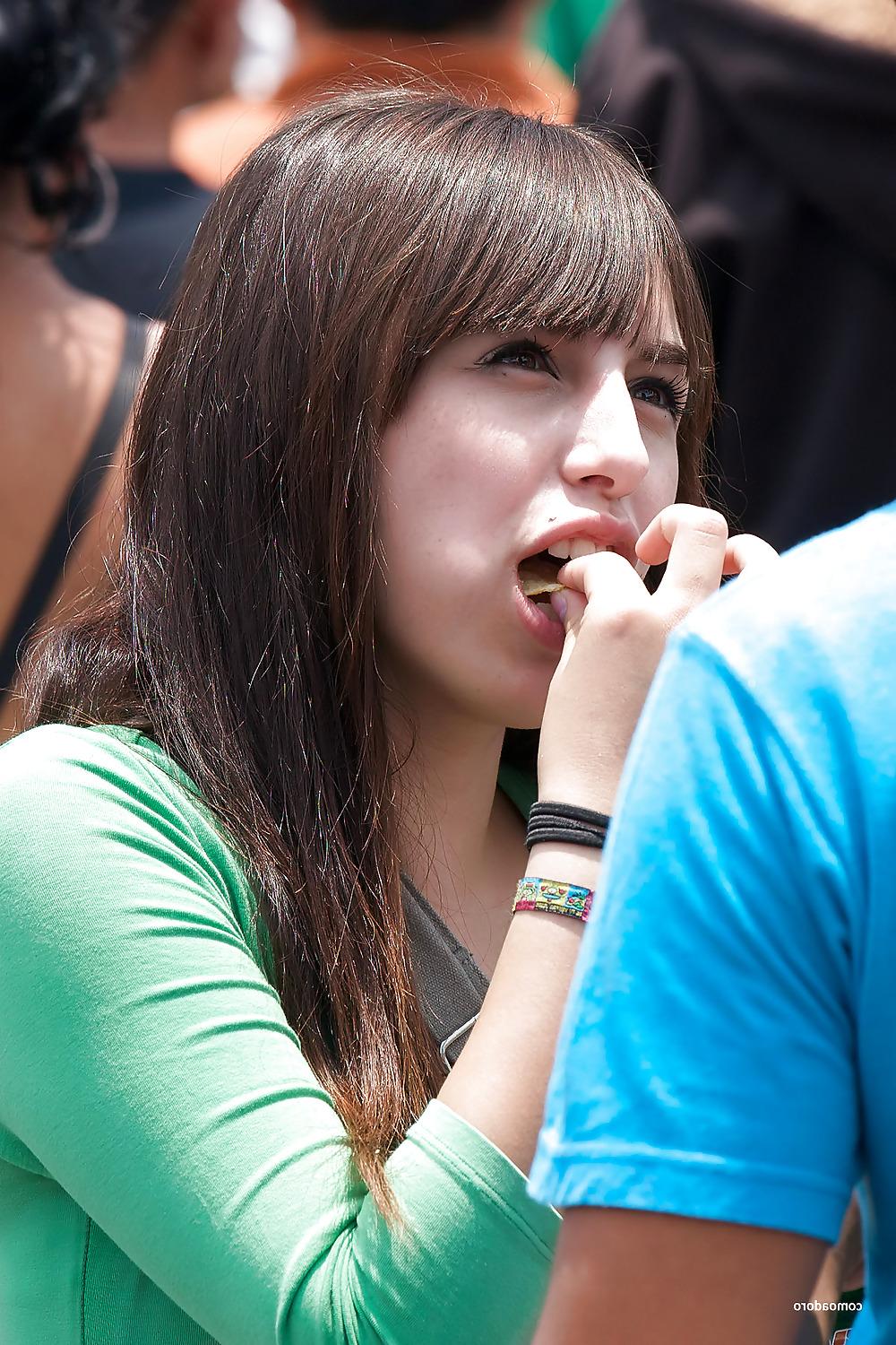 14P Cole tiernita tomando helado