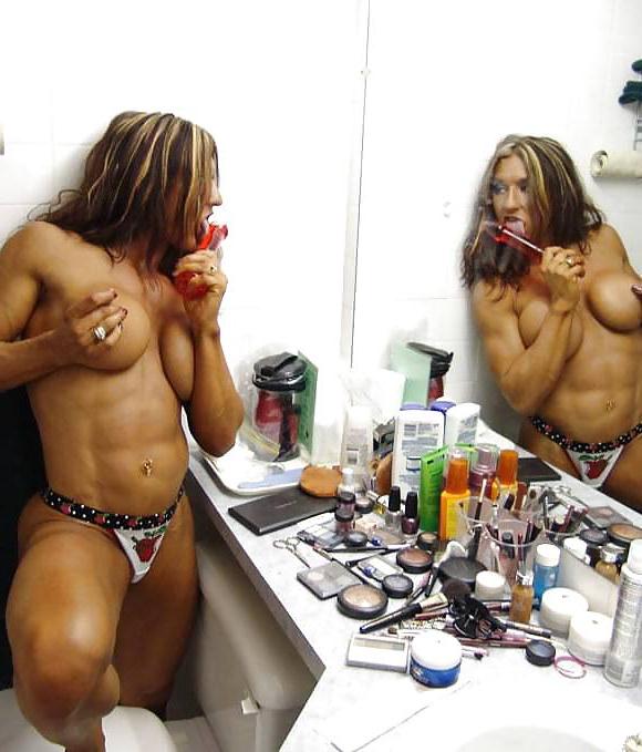 25P Female Bodybuilers-Power Divas