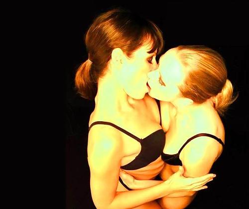 25P Women lovers...
