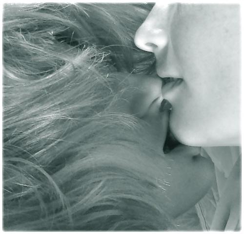 25P Women lovers...