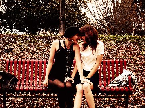 25P Women lovers...
