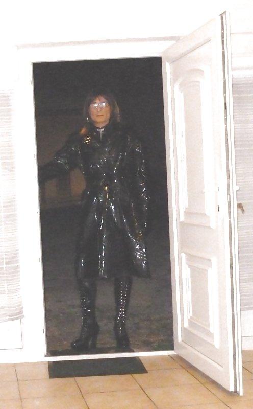 25P The new vinyl doll
