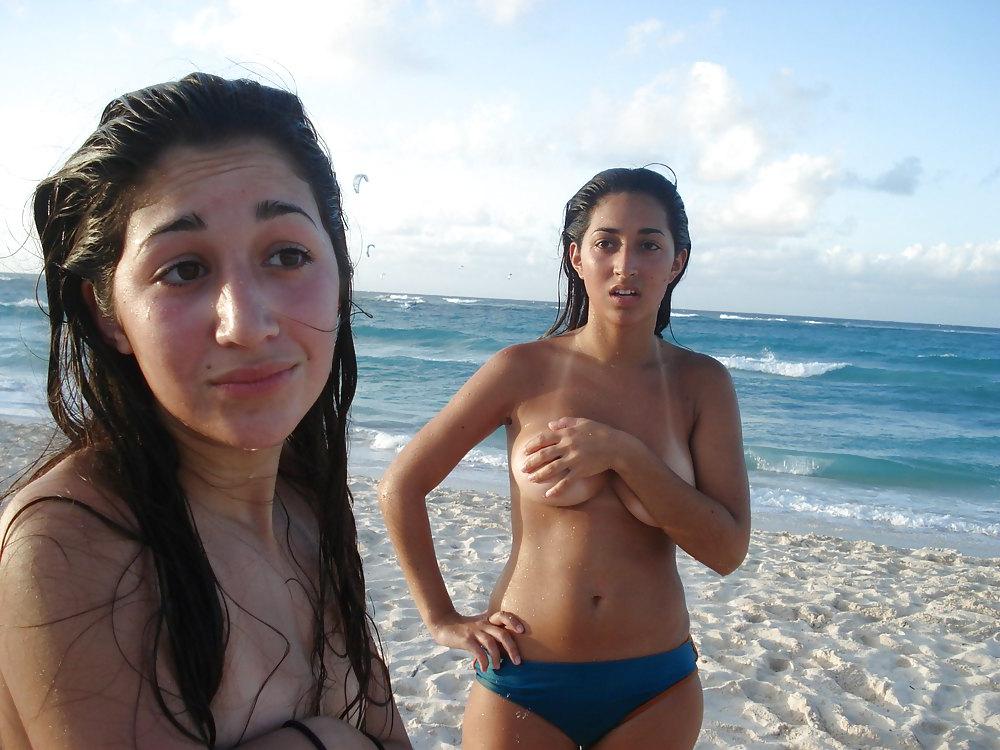 17P Naked on holiday