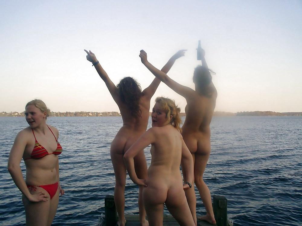 17P Naked on holiday