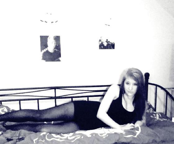 19P Teens in Pantyhose