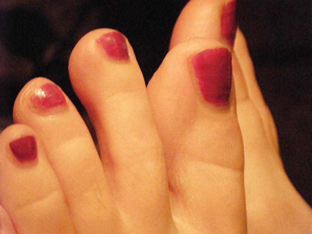 16P Candid Pics of my Wife's Toes -- No Trannies for a Change!