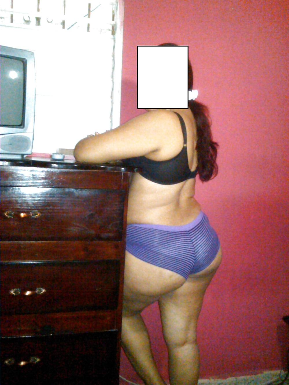 25P My mature friend, pussy, ass and feet !!!