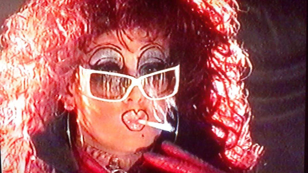 11P Heavy makeup smoke long nails