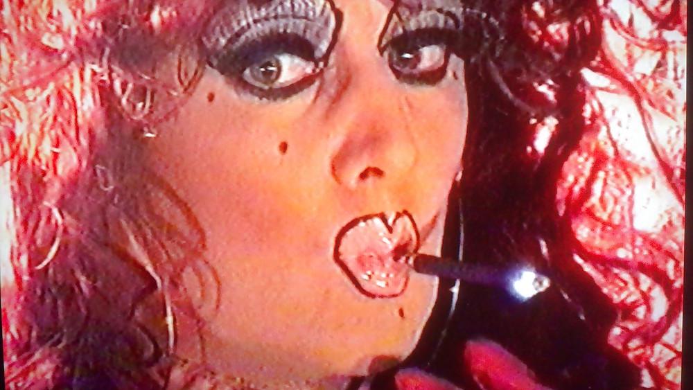 11P Heavy makeup smoke long nails