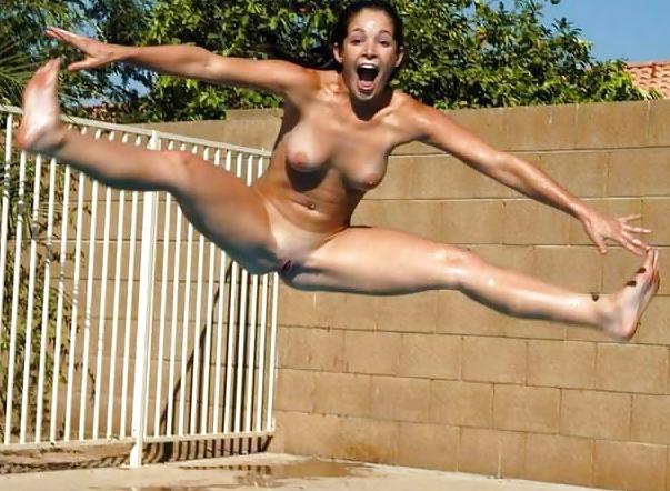 18P Girls that love to show their tits and ass