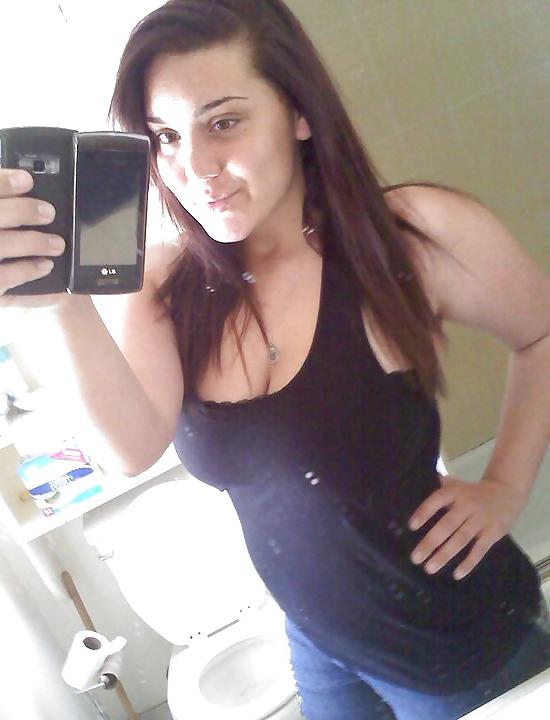 9P Girl send Friend some naughty pics