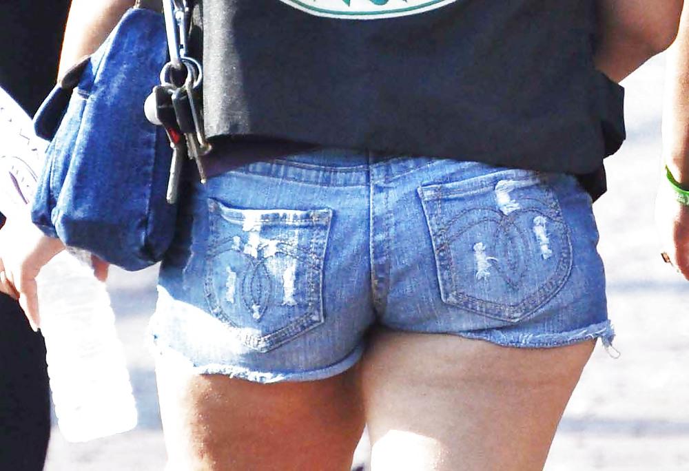 6P Tight Teen Walking For Charity