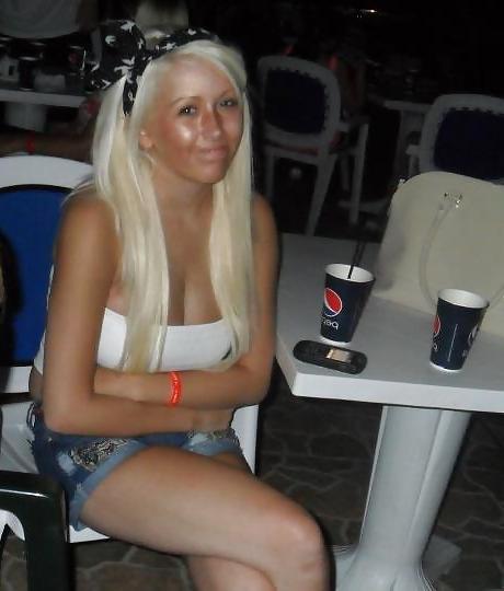 5P Sexy Busty Teen