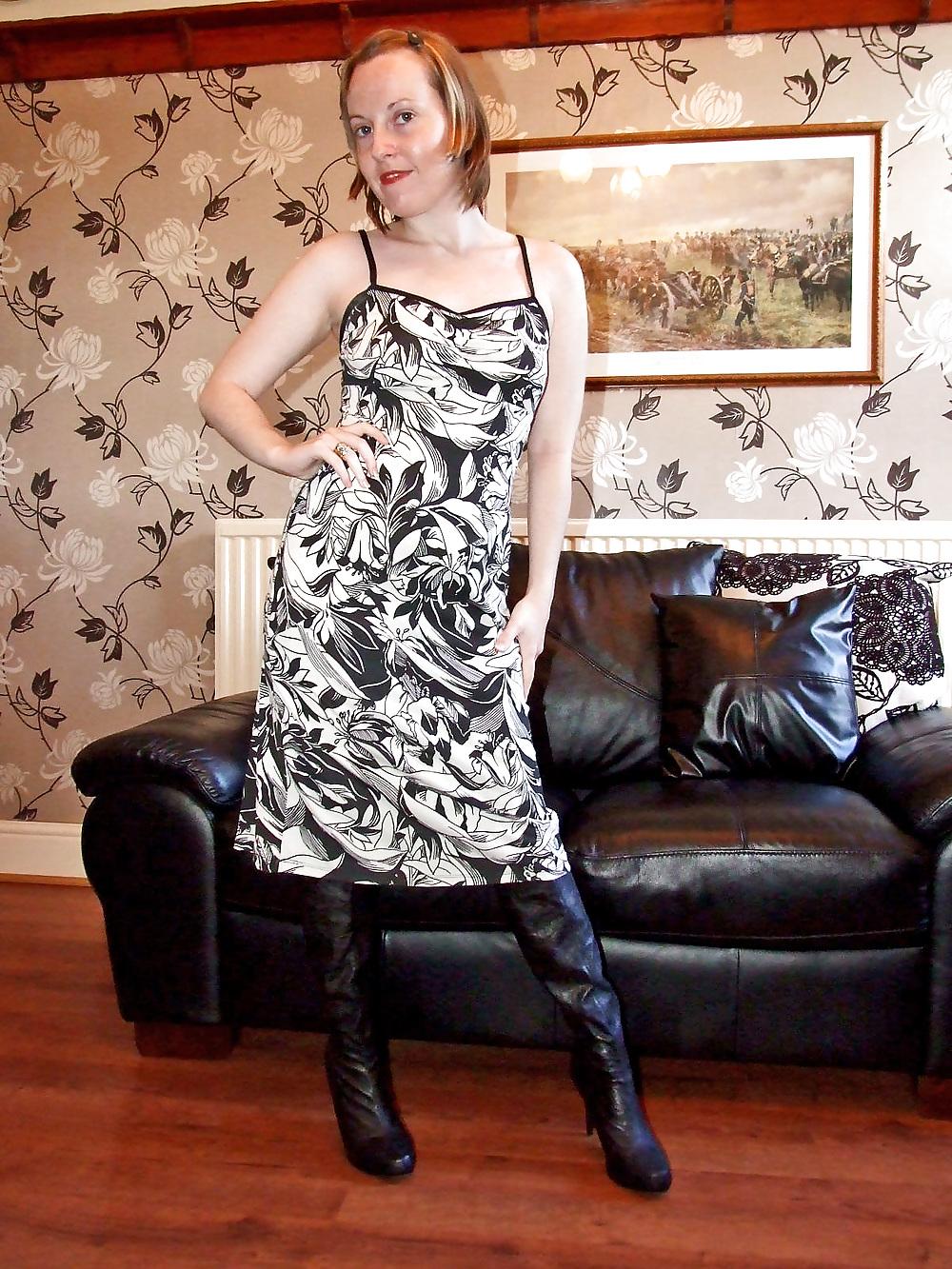25P The Best of Exposed Wife Toni