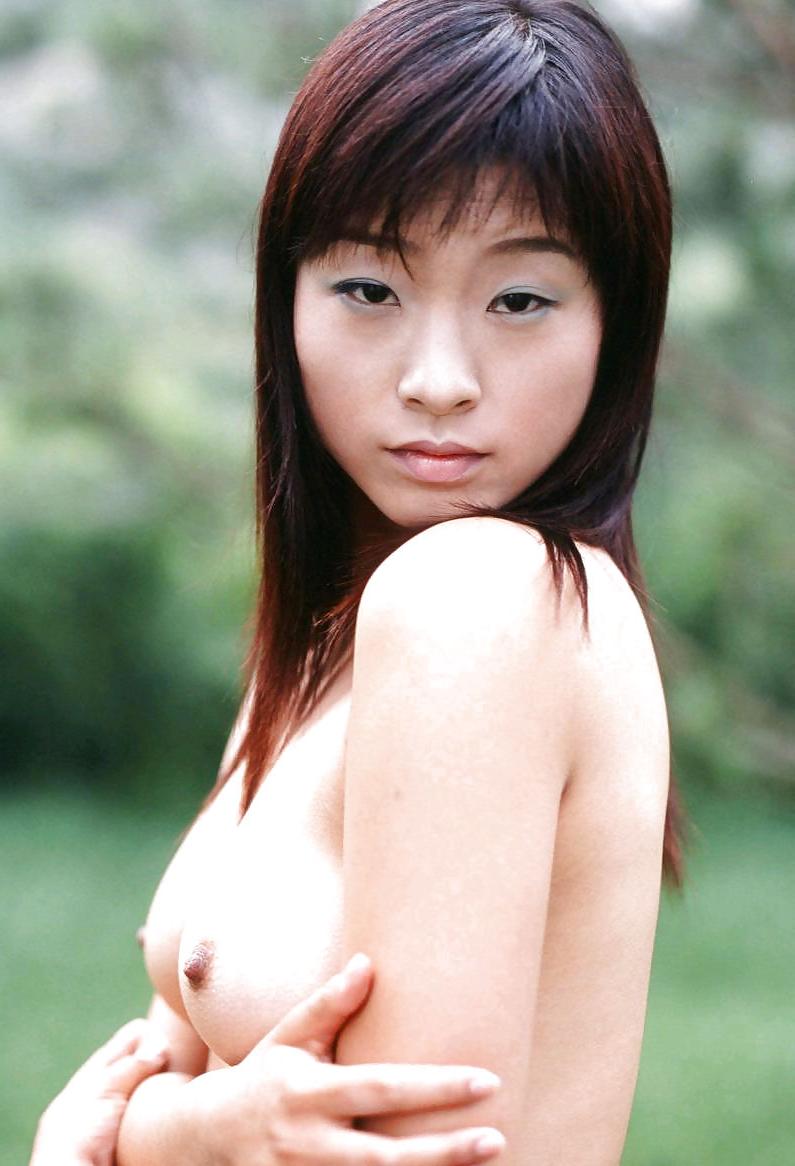 12P Very slim and sexy Asian with a hot body, walking!  