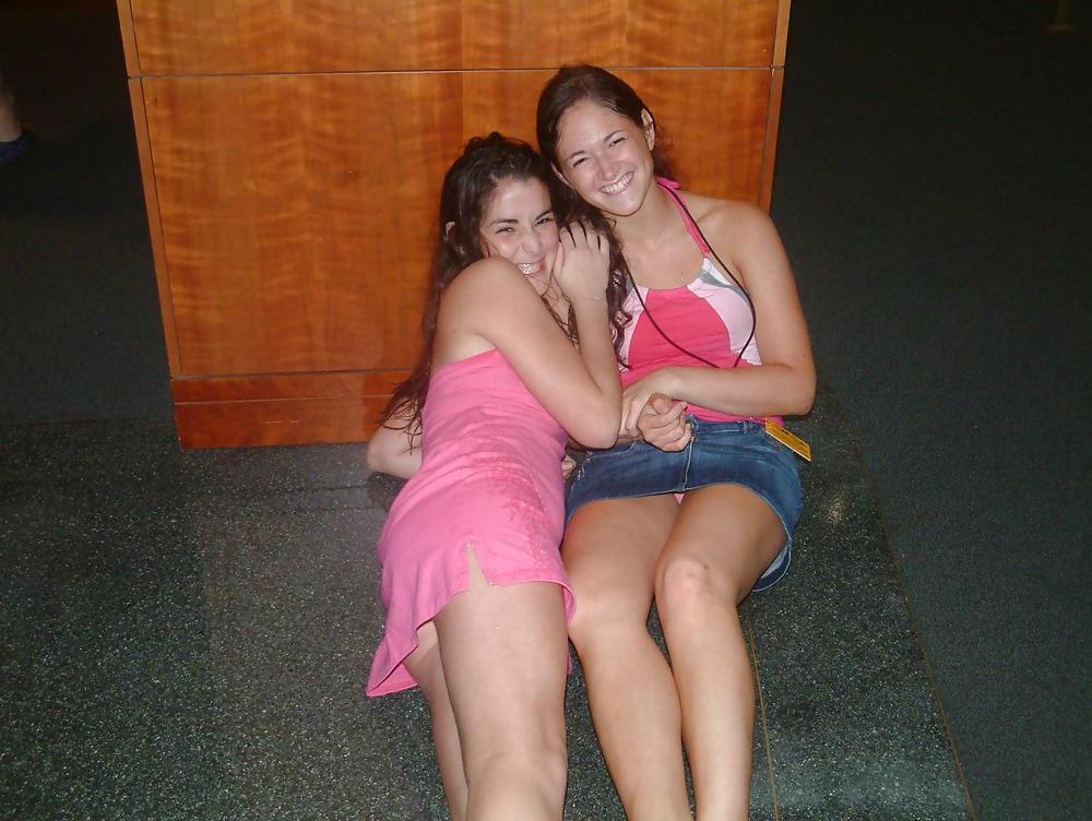 25P Upskirt  fun :) you gotta love the flash of pantie !!