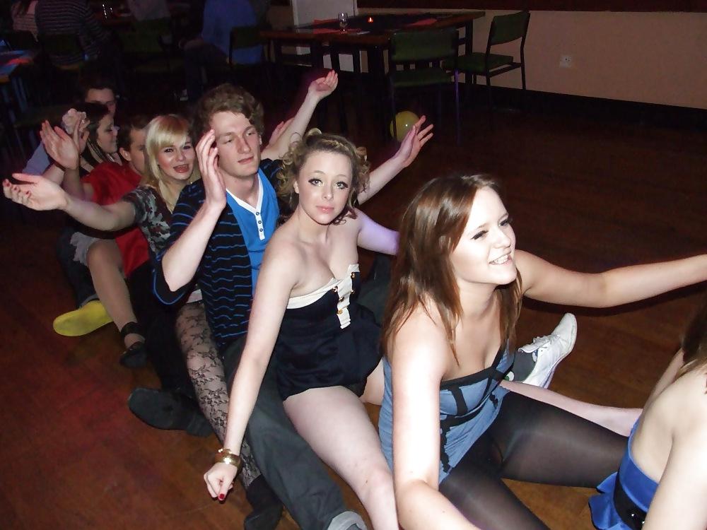 25P Upskirt  fun :) you gotta love the flash of pantie !!